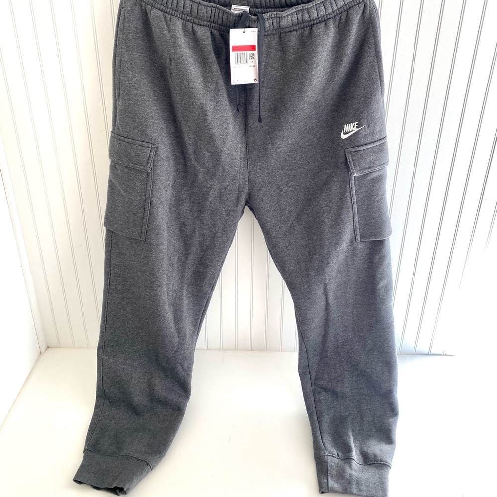Nike Men’s Standard Fit Sweatpants - New With Tags